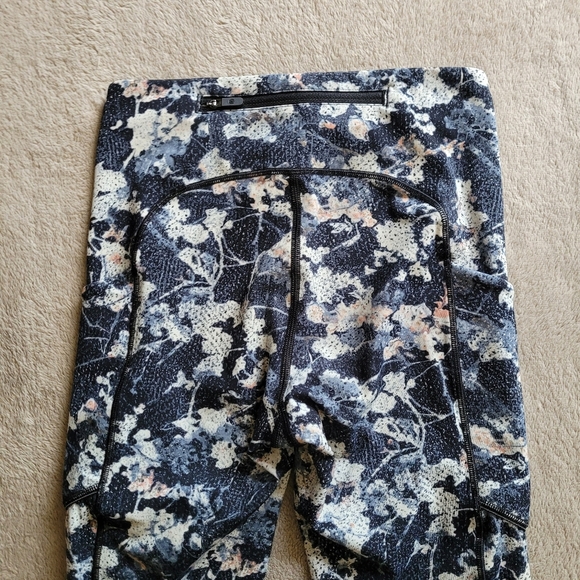 Lululemon Speed Up Tight Full-On Luxtreme 28" Spring Bloom Multi size 2 - Picture 7 of 14